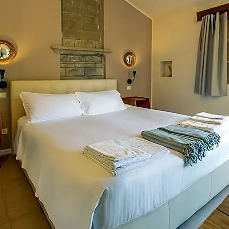 Palazzo Serre - Natura & Piscina Hotel San Leo